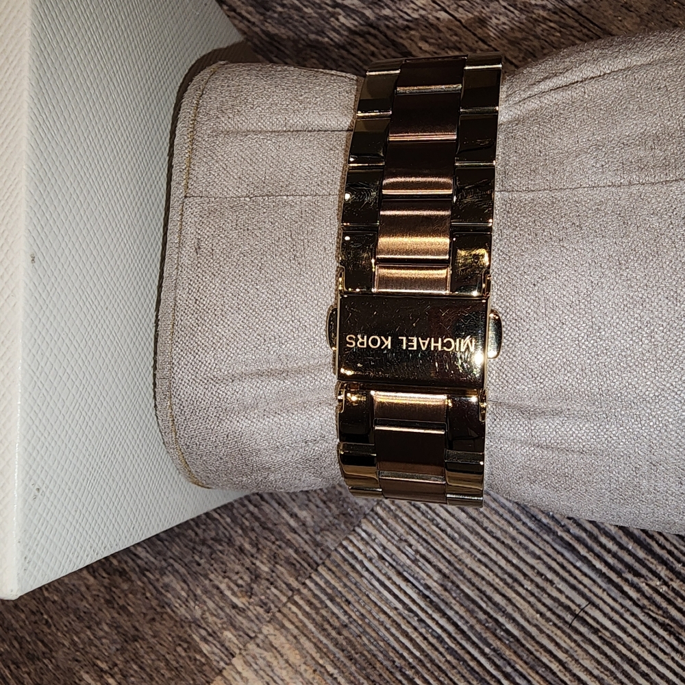 Michael kors watch - Picture 5 of 13